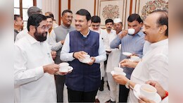 Maharashtra Politics: आप CM की कुर्सी नहीं बचा पाए... शिंदे के व्यंग्य पर अजित पवार का पलटवार, मुस्कुराते रहे फडणवीस