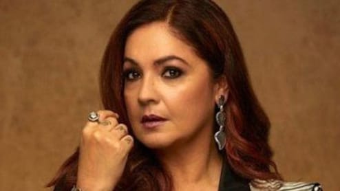 पूजा भट्ट ने शेयर की 28 साल पुरानी फोटो, जब पहली बार बनी थीं प्रोड्यूसर, फैंस की टिकेंगी नजरें