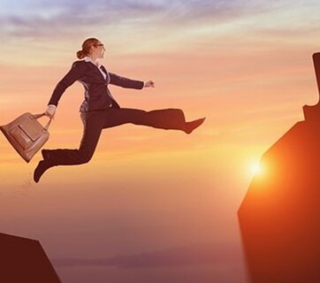 Job Opportunities : पुणे की बंगळुरू, कोणतं शहर नोकरदारवर्गासाठी बेस्ट? 'त्या' LinkedIn पोस्टवरुन चर्चेला उधाण