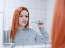 Doctor ने बताया ब्रश करने का सही तरीका, आज ही छोड़ दें ये पुरानी आदत, वर्ना किसी काम नहीं रहेंगे दांत