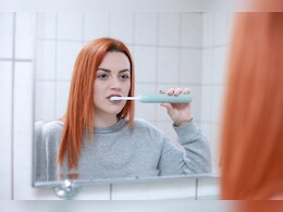 सुबह उठने के बाद आप भी तो नहीं करते ये बड़ी गलती, दांतों को बना सकती है खोखला सुबह उठने के बाद आप भी तो नहीं करते ये बड़ी गलती, दांतों को बना सकती है खोखला