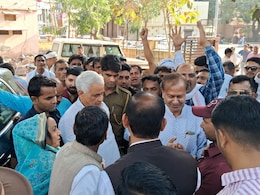 मनीष मीणा हत्याकांड: किरोड़ी लाल ने परिवार को दी 5 लाख की आर्थिक सहायता, सरकार से हर संभव मदद का आश्वासन मनीष मीणा हत्याकांड: किरोड़ी लाल ने परिवार को दी 5 लाख की आर्थिक सहायता, सरकार से हर संभव मदद का आश्वासन