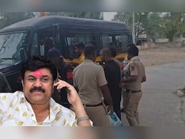 Walmik Karad : बीड कारागृहात वाल्मीकच बॉस? 'ते' कैदी बाहेर येताच धडाधड बोलले Walmik Karad : बीड कारागृहात वाल्मीकच बॉस? 'ते' कैदी बाहेर येताच धडाधड बोलले