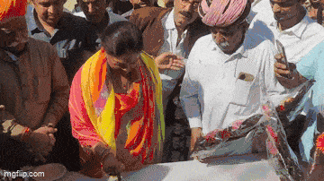 Rajasthan: वसुंधरा राजे ने जैसलमेर में केक काटकर मनाया जन्मदिन, तनोट माता मंदिर में किया सर्व शत्रु विनाशक यज्ञ