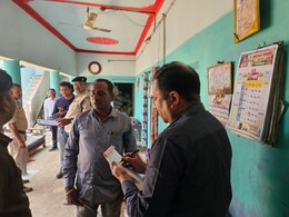 Raipur Robbery: किसान परिवार के घर डकैती, बंधक बनाकर लूटा 6 लाख रुपए से ज्यादा का कैश और जेवर