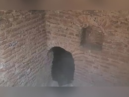खुदाई में निकला प्राचीन कमरा, कई गुप्त रास्तों से जुड़ा