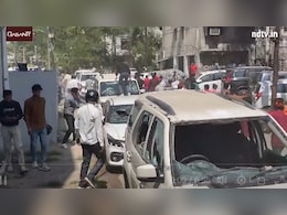आगरा में राणा सांगा पर दिये बयान पर बवाल, सपा सांसद के घर हमला; पुलिस और करणी सेना में झड़प आगरा में राणा सांगा पर दिये बयान पर बवाल, सपा सांसद के घर हमला; पुलिस और करणी सेना में झड़प