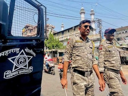 नागपुर पुलिस ने हिंसा के बाद कई इलाकों से हटाया कर्फ्यू, जारी किया नया आदेश नागपुर पुलिस ने हिंसा के बाद कई इलाकों से हटाया कर्फ्यू, जारी किया नया आदेश