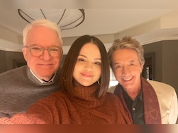 Selena Gomez Surprises <i>Only Murders In The Building</i> Co-Stars Martin Short And Steve Martin With SAG Awards Selena Gomez Surprises <i>Only Murders In The Building</i> Co-Stars Martin Short And Steve Martin With SAG Awards