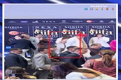 Crazy Viral: Kareena Kapoor-Shahid Kapoor Hug Each Other At IIFA 2025 Press Conference Crazy Viral: Kareena Kapoor-Shahid Kapoor Hug Each Other At IIFA 2025 Press Conference