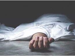 Rajasthan: पत्नी से झगड़े के बाद ट्रेन के आगे कूदा पति, वॉट्सऐप स्टेटस देखकर पुलिस ने दर्ज की FIR Rajasthan: पत्नी से झगड़े के बाद ट्रेन के आगे कूदा पति, वॉट्सऐप स्टेटस देखकर पुलिस ने दर्ज की FIR