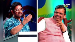 Aamir Khan: 'आम्हाला थोडी भीतीच वाटते' आमिर खान मुख्यमंत्री फडणवीसांसमोर असं का बोलला?