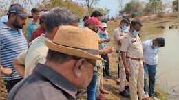 तालाब में मिला मानव नर कंकाल, जांच के लिए पहुंची पुलिस और फॉरेंसिक की टीम, फैली सनसनी...