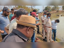 तालाब में मिला मानव नर कंकाल, जांच के लिए पहुंची पुलिस और फॉरेंसिक की टीम, फैली सनसनी... तालाब में मिला मानव नर कंकाल, जांच के लिए पहुंची पुलिस और फॉरेंसिक की टीम, फैली सनसनी...