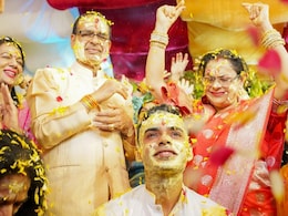 आज शादी के बंधन में बंधेंगे शिवराज सिंह के बेटे कार्तिकेय, जोधपुर में जुटेंगे सीएम समेत कई सियासी दिग्गज और उद्योगपति आज शादी के बंधन में बंधेंगे शिवराज सिंह के बेटे कार्तिकेय, जोधपुर में जुटेंगे सीएम समेत कई सियासी दिग्गज और उद्योगपति