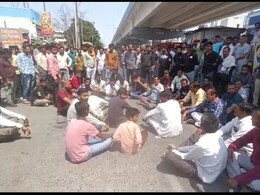 Road Accident: लगातार हो रही दुर्घटनाओं और मौतों का जिम्मेदार कौन? गुस्साए लोगों ने कर दिया चक्काजाम