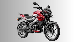 2025 Bajaj Pulsar NS160 Spotted With New Updates At Dealerships