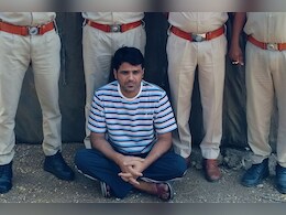 Rajasthan: 2 करोड़ के अफीम तस्करी मामले में 2 साल से फरार चल रहा आरोपी गिरफ्तार Rajasthan: 2 करोड़ के अफीम तस्करी मामले में 2 साल से फरार चल रहा आरोपी गिरफ्तार