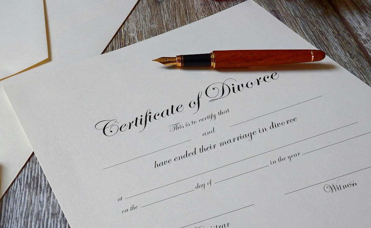 Woman Seeks Divorce 3 Days After Marriage, Calls Man "Physically Incapable"