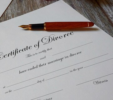 Trending News : लग्नानंतर 72 तासांत नववधूची घटस्फोटाची मागणी,वाचा पहिल्या रात्री नेमकं काय घडलं?