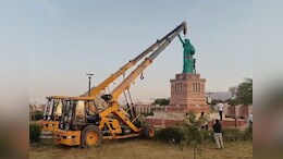 8 करोड़ में बने अजमेर के सेवन वंडर्स पार्क पर चला बुलडोजर, स्टैच्यू ऑफ लिबर्टी की मूर्ति भी हटाई