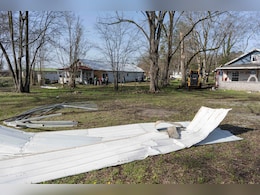 अमेरिका में भयानक चक्रवात से तबाही! 33 लोगों की मौत, कई लापता अमेरिका में भयानक चक्रवात से तबाही! 33 लोगों की मौत, कई लापता