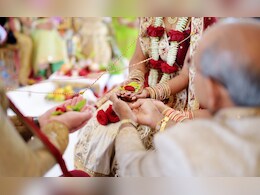 Pune Maitri Club: वय वर्ष 60 तरी ही बांधली जातेय लग्नगाठ, 'त्या' 90  जणांची अनोखी कहाणी