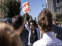 Israelis Return To Streets In Anger Over Netanyahu's Policies Israelis Return To Streets In Anger Over Netanyahu's Policies