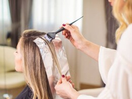 पहली बार कराने जा रहे हैं Hair Color तो इन बातों का जरूर रखें ध्यान, हेयर एक्सपर्ट ने कहा बाद में नहीं पड़ेगा पछताना पहली बार कराने जा रहे हैं Hair Color तो इन बातों का जरूर रखें ध्यान, हेयर एक्सपर्ट ने कहा बाद में नहीं पड़ेगा पछताना