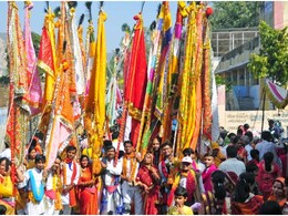 Surajgarh Nishan Yatra 2025: खाटूश्यामजी मंदिर पर कैसे शुरू हुई निशान चढ़ाने की परंपरा? झूंझुनू के सूरजगढ़ से है खास कनेक्शन Surajgarh Nishan Yatra 2025: खाटूश्यामजी मंदिर पर कैसे शुरू हुई निशान चढ़ाने की परंपरा? झूंझुनू के सूरजगढ़ से है खास कनेक्शन