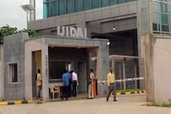 Poll Body, UIDAI To Hold Technical Consultations On Aadhaar-Voter ID Link Poll Body, UIDAI To Hold Technical Consultations On Aadhaar-Voter ID Link