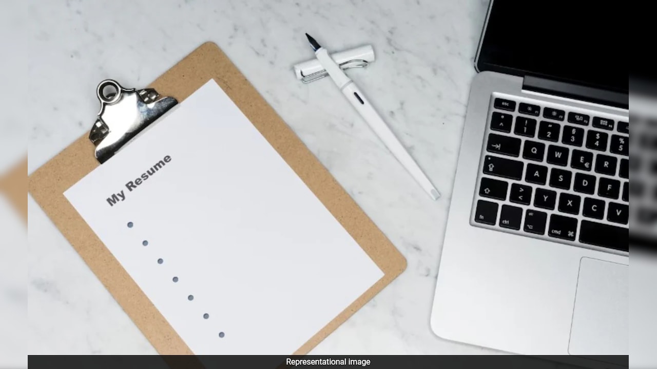 Resume और LinkedIn Profile कैसे बनाएं? छात्रों के लिए आसान स्टेप-बाय-स्टेप गाइड