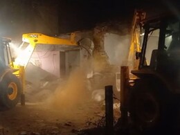 Rajasthan: रात के अंधेरे में चला प्रशासन का पीला पंजा, पक्के दुकानों को किया गया ध्वस्त