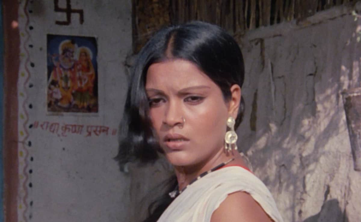 जब 27 की जीनत ने 40 साल के इस एक्टर को किया था फर्स्ट ऑनस्क्रीन किस, बताया था ‘स्कूलगर्ल क्रश’