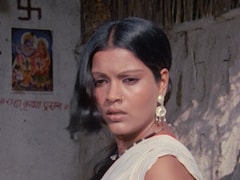 जब 27 की जीनत ने 40 साल के इस एक्टर को किया था फर्स्ट ऑनस्क्रीन किस, बताया था ‘स्कूलगर्ल क्रश’