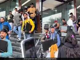 Video: पाकिस्तान में फर्जी चीनी कॉल सेंटर पर पड़ी रेड, लोगों ने टीम के सामने लूट लिया सारा सामान