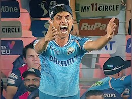 VIDEO: आखिर ऐसा क्या हुआ जो बीच मैदान में अपने खिलाड़ियों पर चिल्लाने लगे आशीष नेहरा? VIDEO: आखिर ऐसा क्या हुआ जो बीच मैदान में अपने खिलाड़ियों पर चिल्लाने लगे आशीष नेहरा?