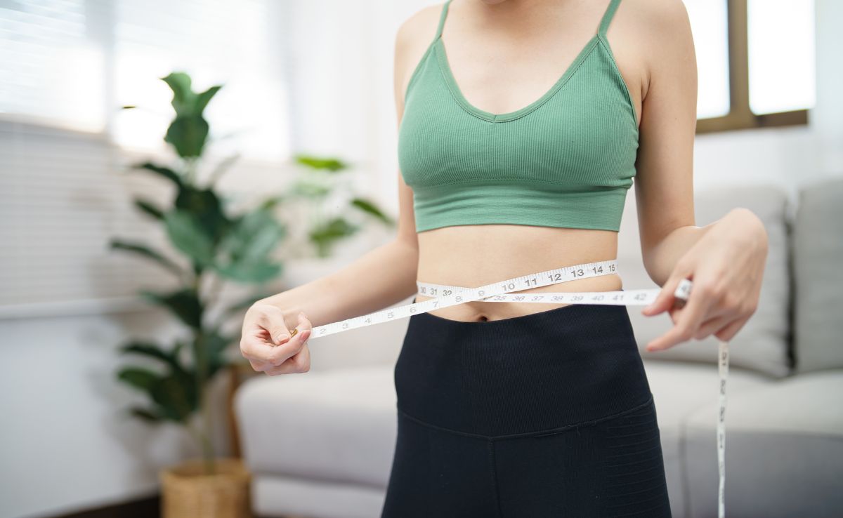 Fitness Coach Shares 10 Ways To Lose Weight Without An Extreme Diet