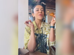 Rakul Preet Singh, Shreya Ghoshal And Others Join Viral "Prashant" Croissant Trend