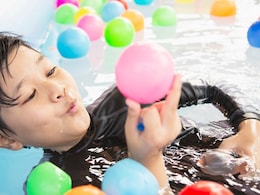 होली में पानी के गुब्बारे चलाने में बरतें सावधानी, एक्सपर्ट से जानिए कितनी खतरनाक हैं वाटर बैलून और इसकी चोटों से कैसे बचें?