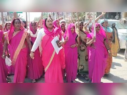'Gulabi Gang' Members Barge Into UP Police Station Over Dowry Murder Allegations