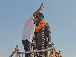 शहीद जयसिंह के बलिदान दिवस पर उनकी मूर्ति का अनावरण,  रवींद्र सिंह भाटी सहित कई बड़े नेता हुए शामिल शहीद जयसिंह के बलिदान दिवस पर उनकी मूर्ति का अनावरण,  रवींद्र सिंह भाटी सहित कई बड़े नेता हुए शामिल