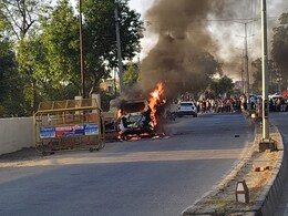 Rajasthan: कोतवाली के सामने धूं-धूं कर जली एंबुलेंस, ड्राइवर ने गाड़ी से कूद कर बचाई जान Rajasthan: कोतवाली के सामने धूं-धूं कर जली एंबुलेंस, ड्राइवर ने गाड़ी से कूद कर बचाई जान