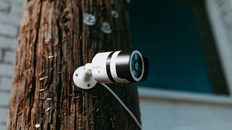 आप भी खरीदने जा रहे हैं Security Camera, जरूरत, वीडियो क्वालिटी समेत इन चीजों को न करें इग्नोर आप भी खरीदने जा रहे हैं Security Camera, जरूरत, वीडियो क्वालिटी समेत इन चीजों को न करें इग्नोर