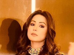 Hina Khan Sets Festive Beauty Goals With Nude Glam Base And Soft Smokey Eyes Hina Khan Sets Festive Beauty Goals With Nude Glam Base And Soft Smokey Eyes