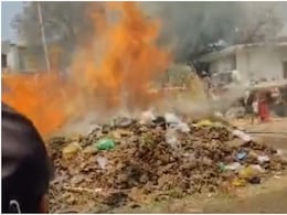 Kotputli Holika Fire: शुभ मुहूर्त से पहले ही होलिका में लगी आग, फायर ब्रिगेड को पहुंचने में लग गए 40 मिनट Kotputli Holika Fire: शुभ मुहूर्त से पहले ही होलिका में लगी आग, फायर ब्रिगेड को पहुंचने में लग गए 40 मिनट