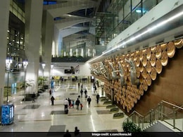 Flights Delayed At Delhi Airport, 3 Runways Working, One Under Repair Flights Delayed At Delhi Airport, 3 Runways Working, One Under Repair