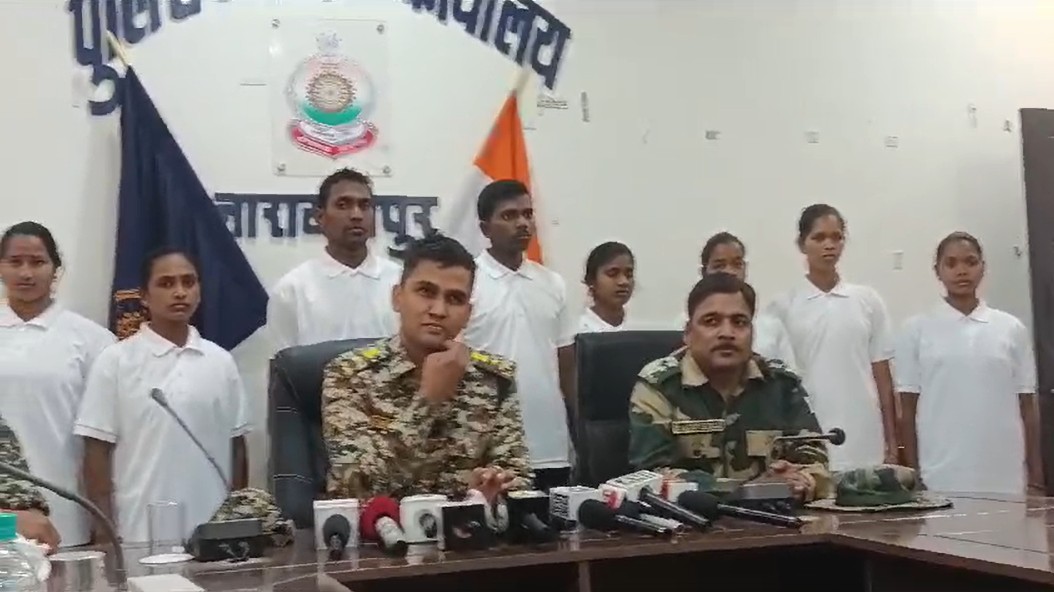 नारायणपुर में सुरक्षाबलों को मिली बड़ी सफलता, 11 नक्सलियों ने किया आत्म-समर्पण