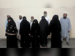 Rajasthan: अवैध गतिविधि में शामिल जमात के 10 लोगों पर बड़ा एक्शन, पुलिस ने दिया लीव इंडिया नोटिस Rajasthan: अवैध गतिविधि में शामिल जमात के 10 लोगों पर बड़ा एक्शन, पुलिस ने दिया लीव इंडिया नोटिस
