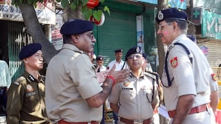 दिल्ली जल बोर्ड के अफसर का मर्डर, चाकू से गोदी गई लाश बाथरूम में मिली, NSG में मेजर है बेटी